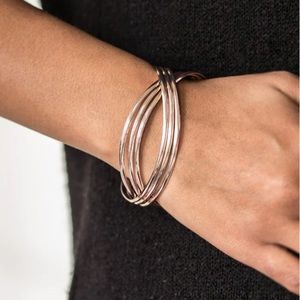 Buy one get one FREE ❗️ Fashion Scene - Rose Gold